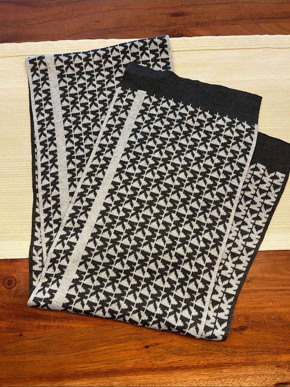 Michael Kors Black and Gray Geometric scarf